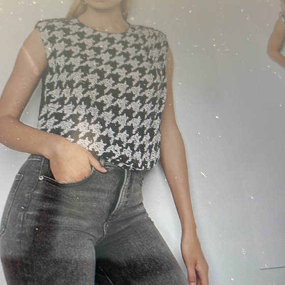 NWT EXPRESS HOUNDSTOOTH SEQUIN RUCHED SHOULDER TOP - Picture 3 of 12